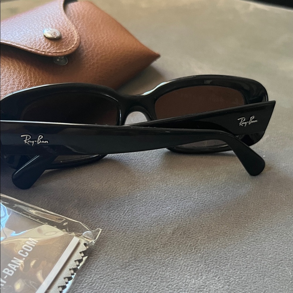 Ray-Ban Authentic Classic Sunglasses with Tan Case and Dust Cloth - Picture 5 of 8